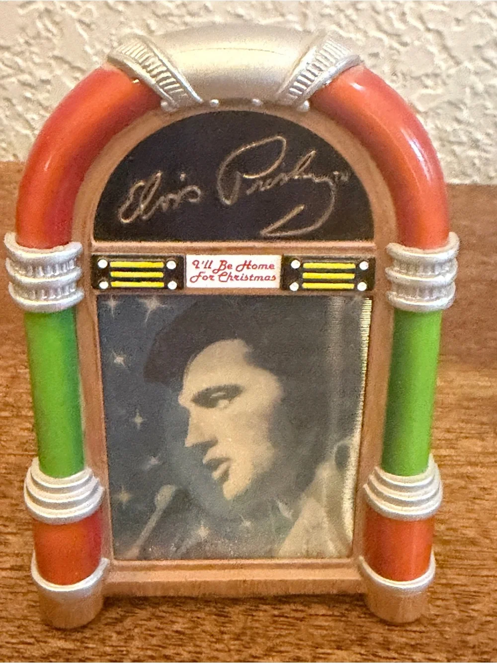 Elvis Presley Holiday Hologram Ornament Musical I'll Be Home For Christmas 2004